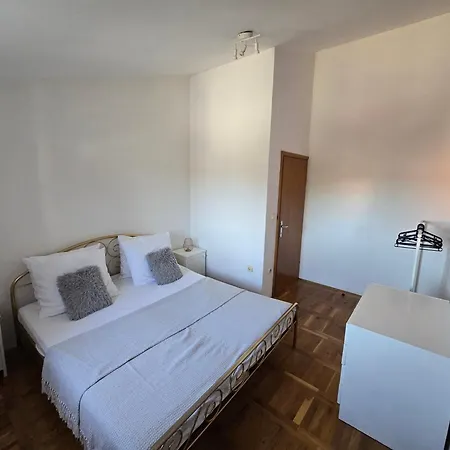 Holiday home Kuca Za Odmor Rajcic *