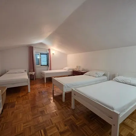 Holiday home Kuca Za Odmor Rajcic *
